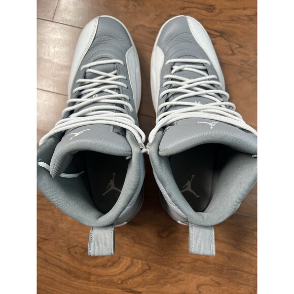 Jordan 12 Stealth 2022 Size 13 Pre-Owned 130690-617 White Grey
